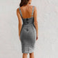 ✨ Robe Camisole Moulante en Denim – Bretelles Réglables, Col U & Fente Sexy 🔥👗