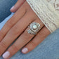 Bague Réglable en Forme de Cuillère en Opale Blanche